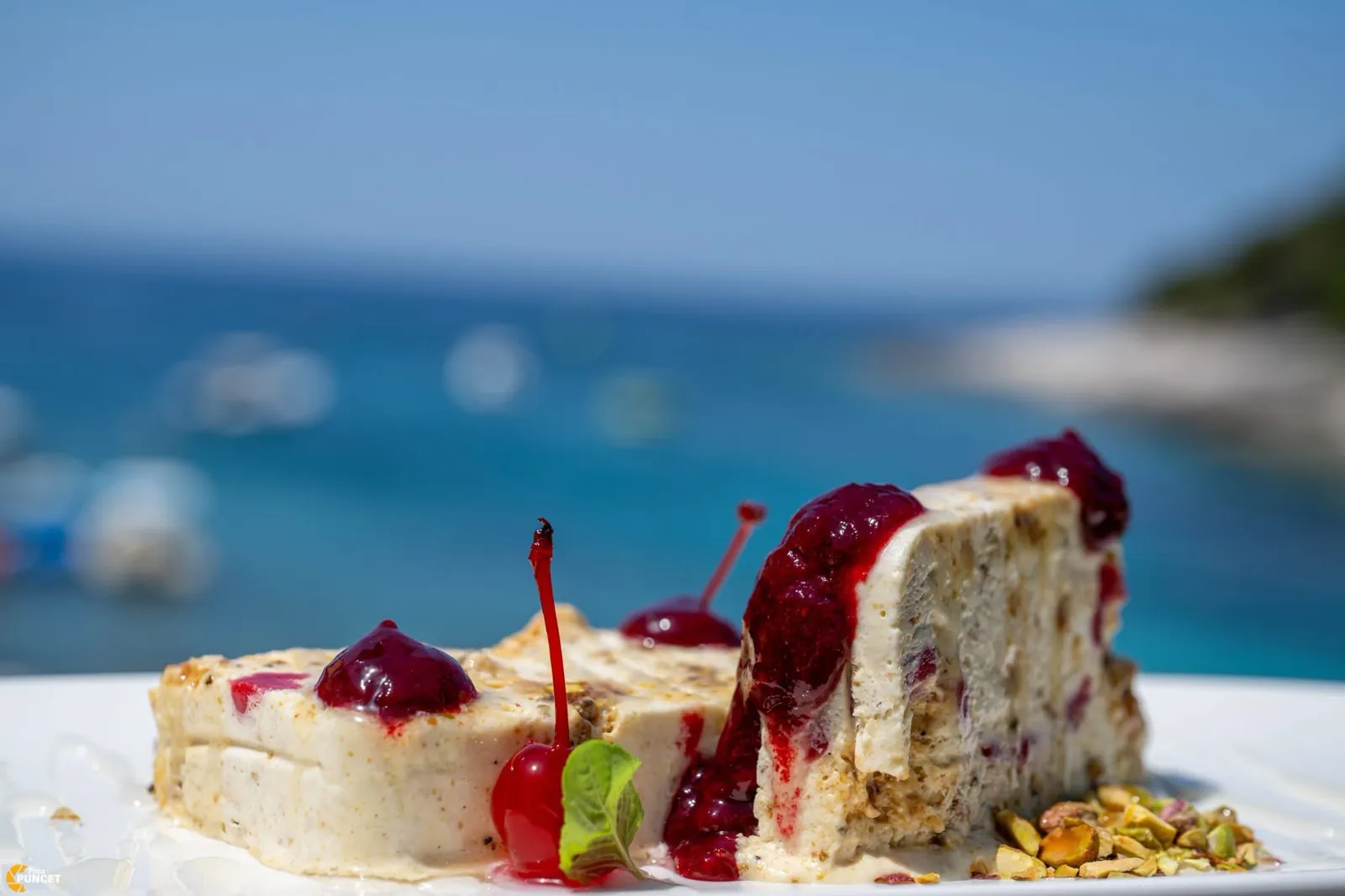 Semifreddo with cherries and pistachio, Veli Žal